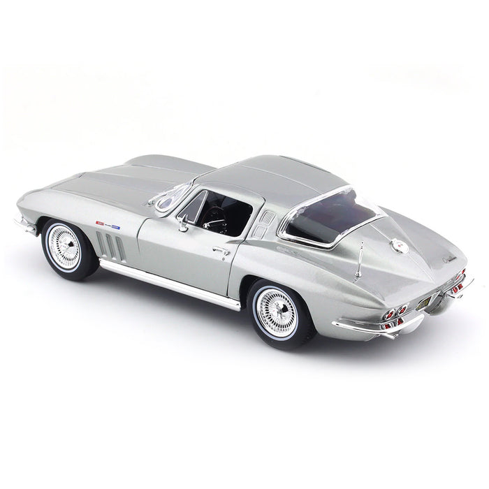 Maisto 1:18 Scale 1965 Chevrolet Silver Die Cast Metal With Plastic Part Car Model