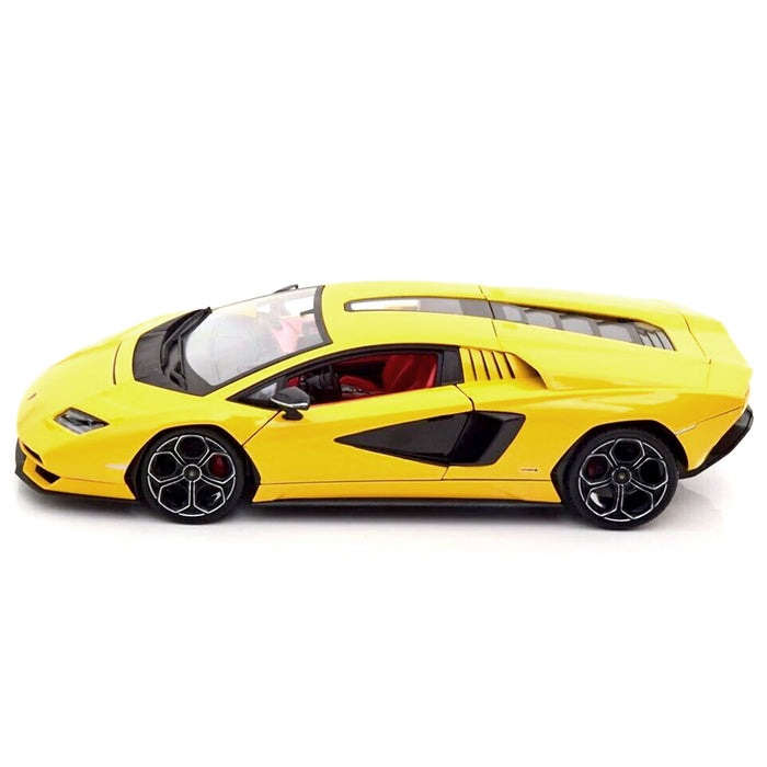 Maisto 1:18 Scale 2021 Lamborghini Countach LPI 800-4 Yellow Car Model Metallic Diecast With Plastic Part