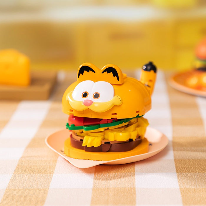 Pantasy Garfield Movie Garfield Hamburger Buildable Brick Block Set 86805 205Pcs