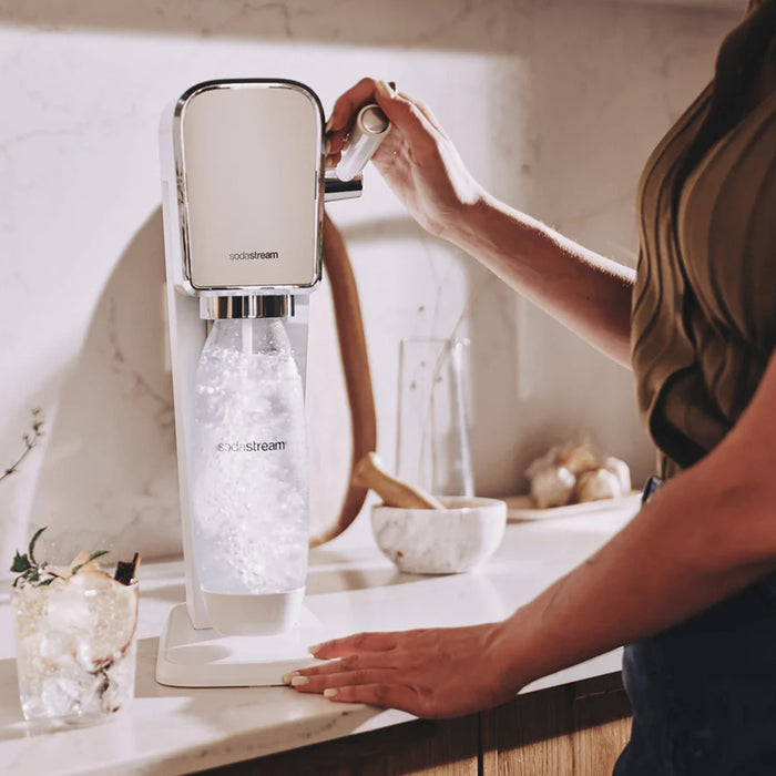 The NEW SodaStream ART Sparkling Water Maker Family Pack 2xCO2 cylinder 5xCarbonating Bottles