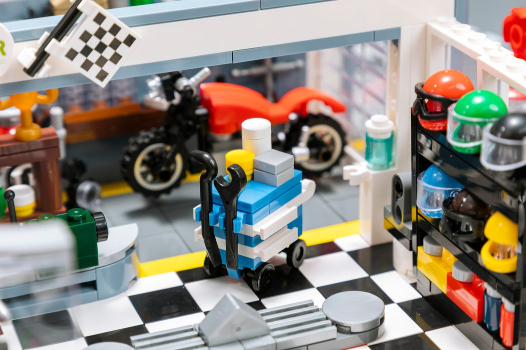 Pantasy Retro Motorcycle Restaurant Building Block Construction Set DIY Model