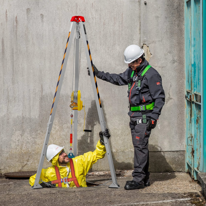 VEVOR Confined Space Tripod Kit, 2600 lbs Winch, Confined Space Tripod 8' Legs and 98' Cable, Confined Space Rescue Tripod 32.8' Fall Protection, Harness, Storage Bag for Traditional Confined Spaces