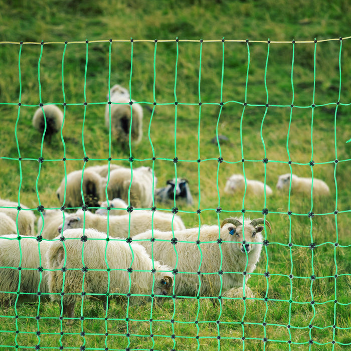 VEVOR Electric Fence Netting, 1.06 x 49.98 m, PE Net Fencing with Posts & Double-Spiked Stakes, Utility Portable Mesh for Goats, Sheep, Lambs, Deer, Hogs, Dogs, Used in Backyards, Farms, and Ranches