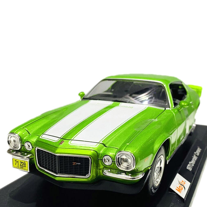 Maisto 1:18 Scale Metallic Diecast With Plastic Part Car Model 1971 Chevrolet Camaro Green