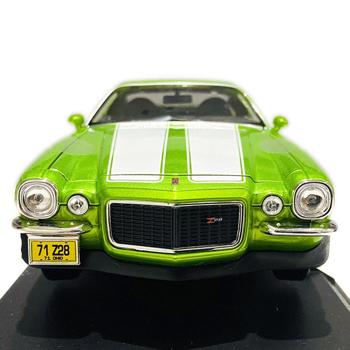 Maisto 1:18 Scale Metallic Diecast With Plastic Part Car Model 1971 Chevrolet Camaro Green